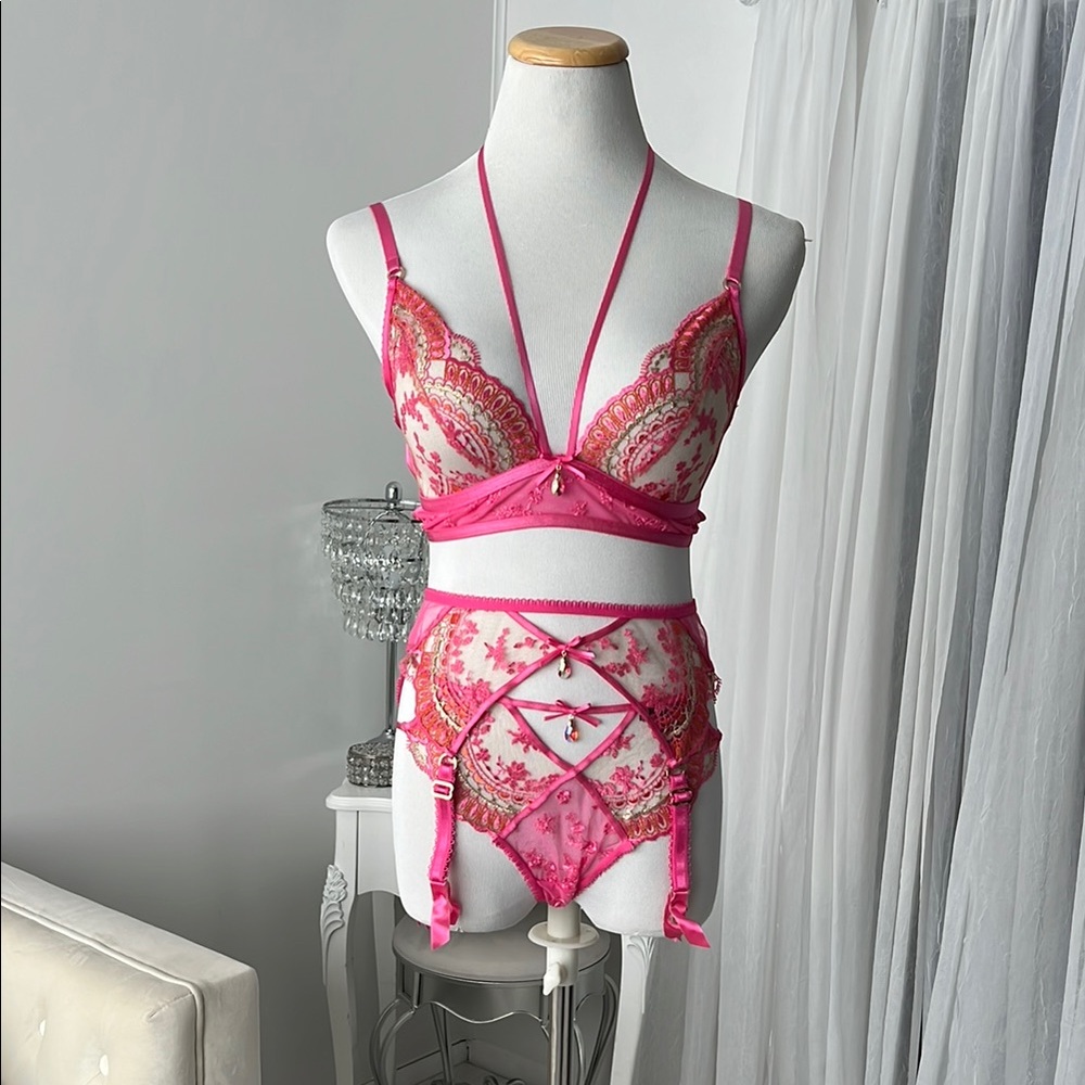 Honey Birdette Pink Bra Panty Garter Lace Lingerie Set L